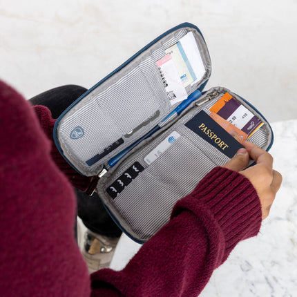 Travelon - Portefeuille zippé pour passeport familial avec blocage RFID